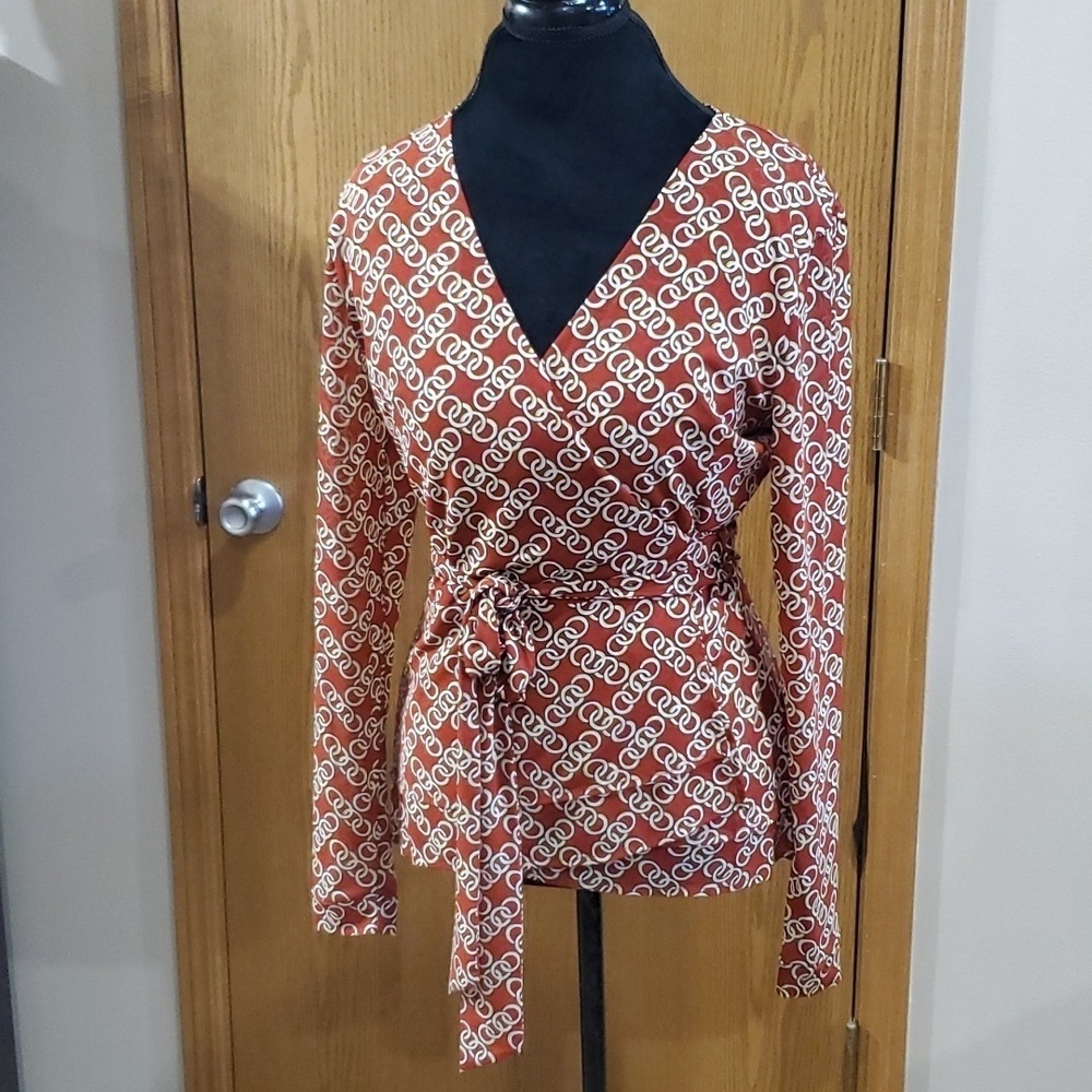 Cabi ringleader red gold chain pattern wrap long sleeve top